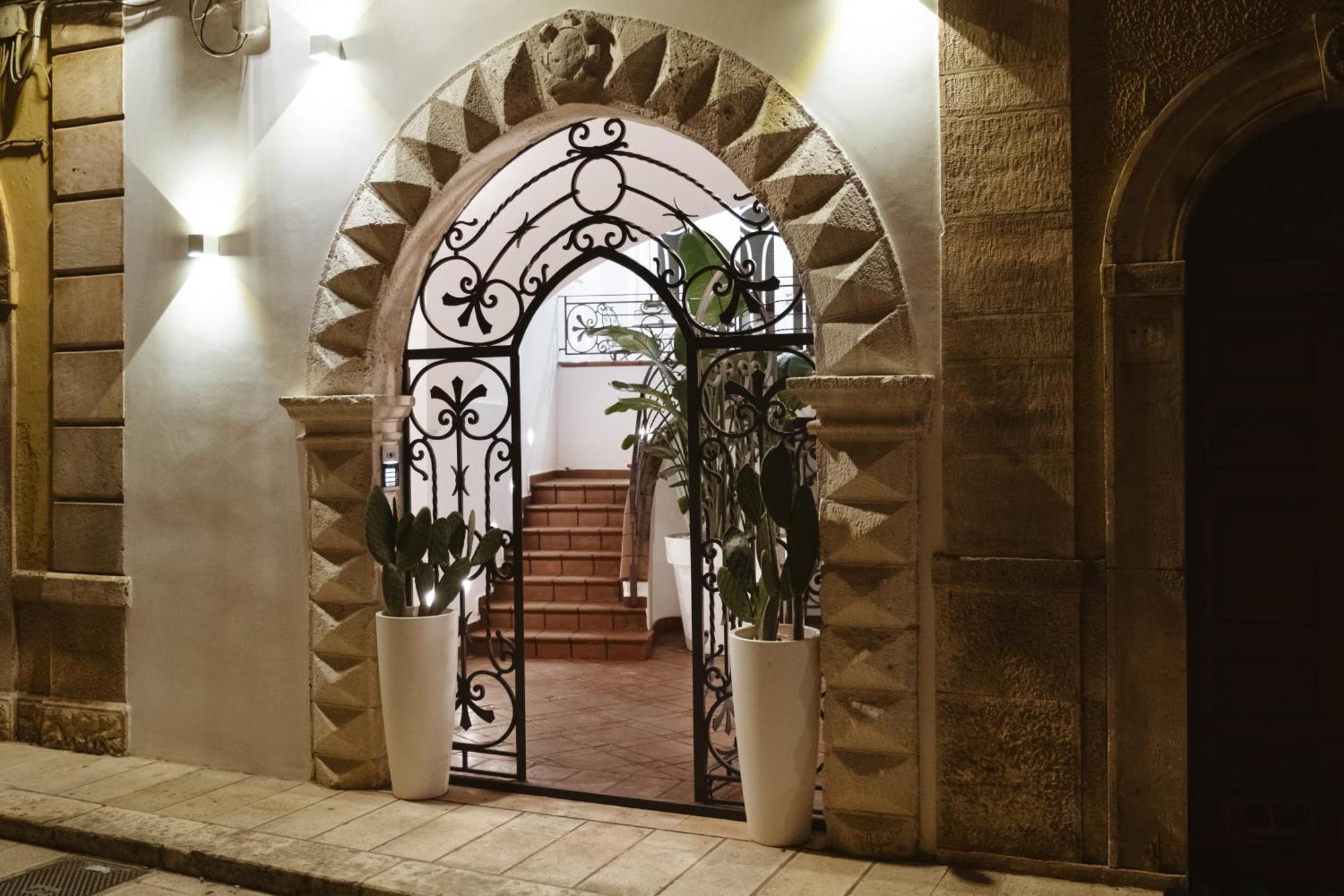 Albergo Diffuso Dimora Rossi Charme B&B Turi Exterior photo